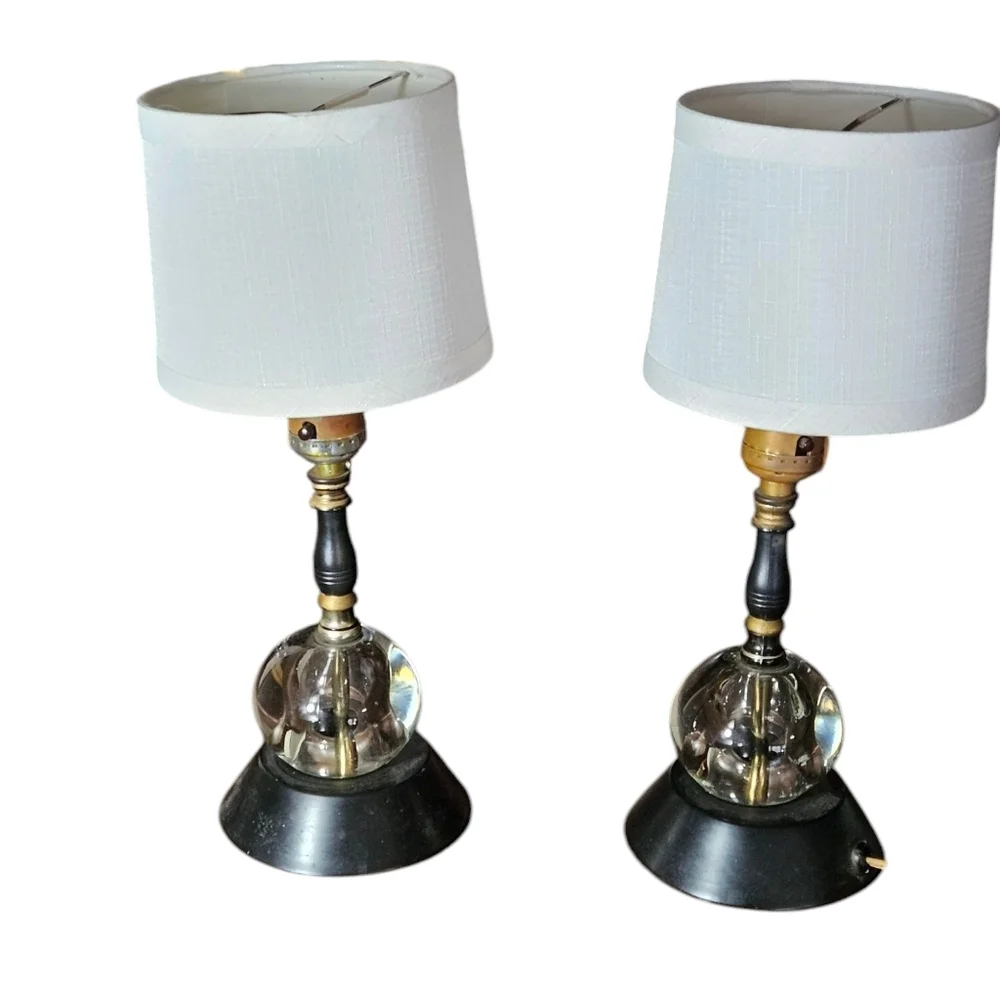 Vintage art deco vibe glass spere set of accent lamps.
